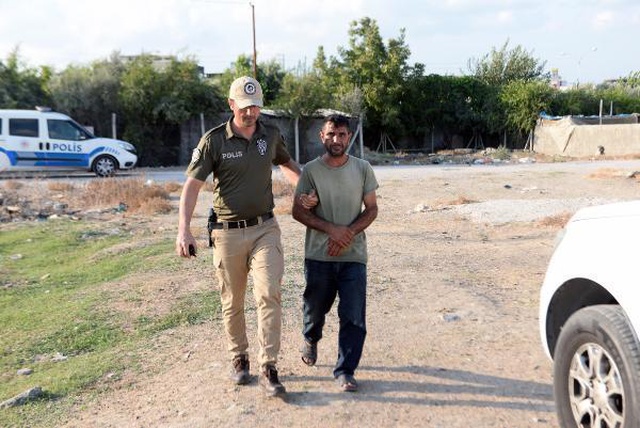 İlermeyen atı yumruklayan zalim seyyar satıcı gözaltında
