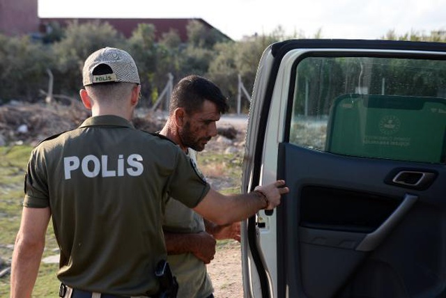 İlermeyen atı yumruklayan zalim seyyar satıcı gözaltında