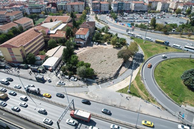 Bir günde yıkılan cami 3 yılda yapılamadı Bir günde yıkılan cami 3 yılda yapılamadı