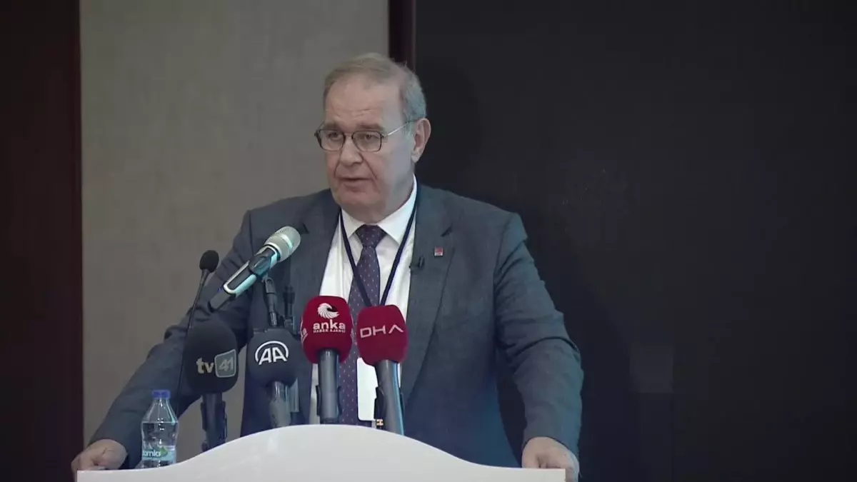 CHP Ekonomi Masası Kocaeli\'nde... Faik Öztrak: "Nereden Bakarsak Bakalım, Türkiye\'de Çok Yakıcı Bir İşsizlik Sorunu ile Karşı Karşıyayız"