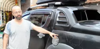 Hayvansever akademisyenin aracına zarar veren kişi yakalandı
