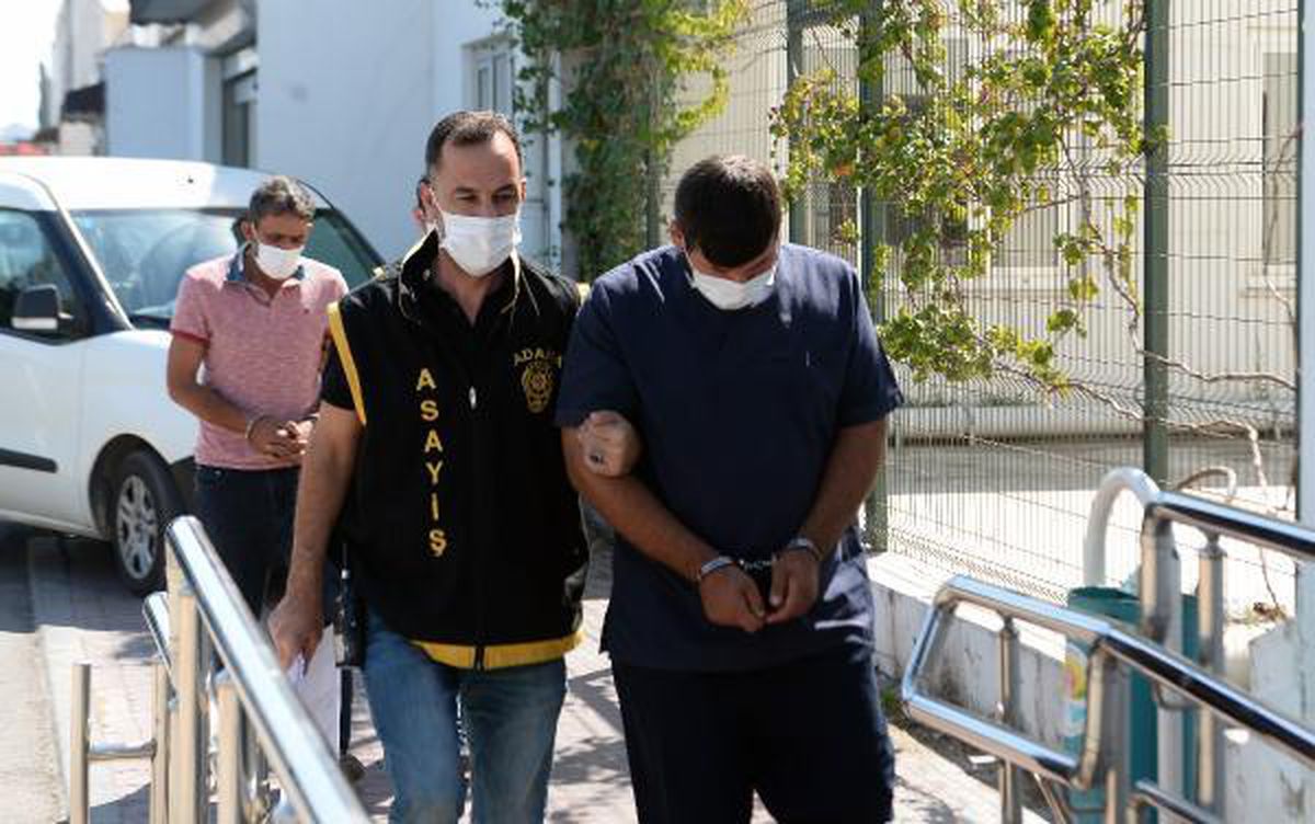Kendisini \'Komiser Süleyman\' olarak tanıtıp, altınlarını dolandırdı
