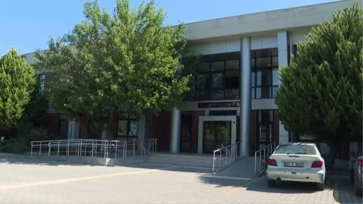 Matematik ve İngilizceyi yapay zekalı uygulamayla öğretmeyi hedefliyorlar