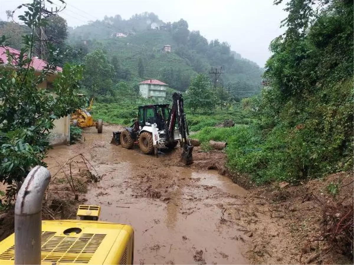 Rize\'de şiddetli yağış heyelanlara yol açtı