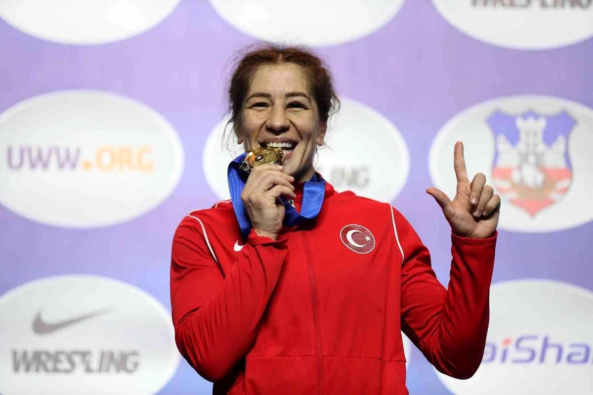 Cumhurbaşkanı Erdoğan\'dan dünya şampiyonu Yasemin Adar Yiğit\'e tebrik telefonu