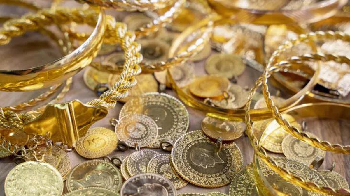 Güne düşüşle başlayan altının gram fiyatı 991 lira seviyesinden işlem görüyor