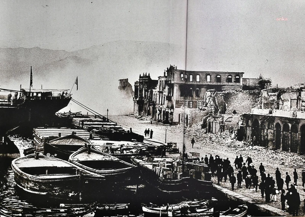 "Büyük İzmir Yangını 1922" Fotoğraf Sergisi Açıldı