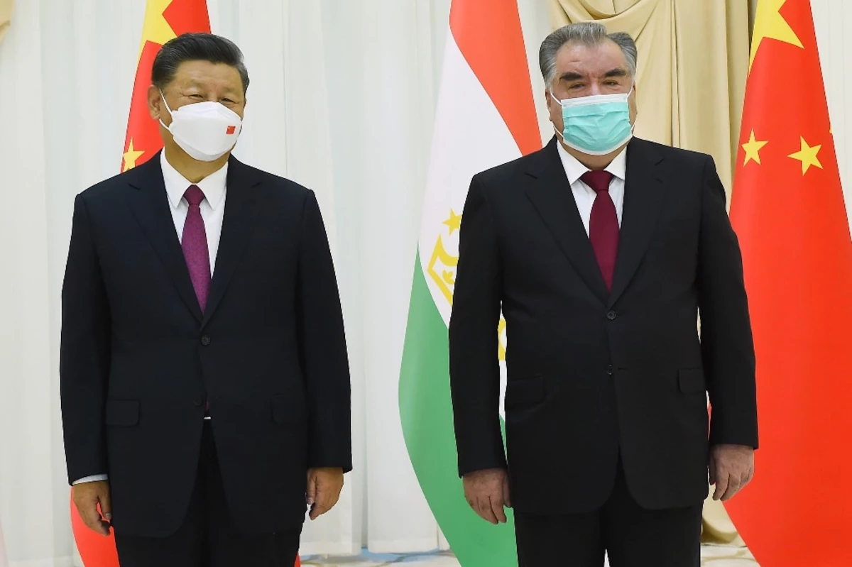 Çin ve Tacikistan liderleri Şanghay İşbirliği Örgütü Zirvesi\'nde görüştü