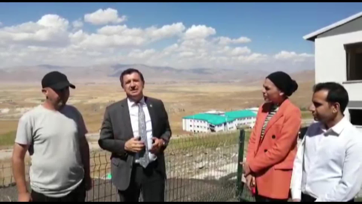 Erzurum 2. Organize Sanayi Bölgesi\'nde Çöken Binalar Vatandaşları Tedirgin Ediyor