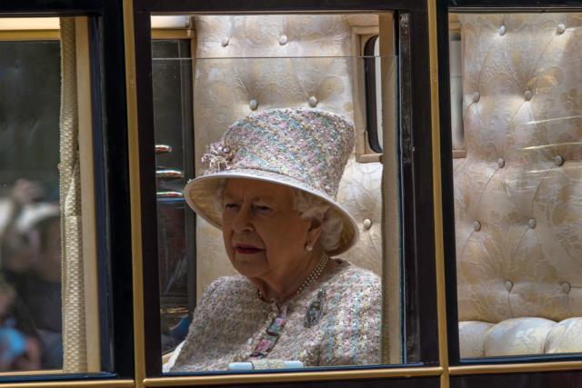 Kraliçe II. Elizabeth'in Sidneylilere mektubu! 2085 yılında açılıp mesajı okunacak