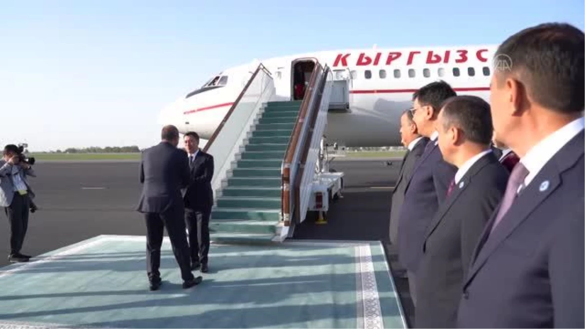 Çin ve Kırgızistan liderleri, Şanghay İşbirliği Örgütü Zirvesi\'nde görüştü