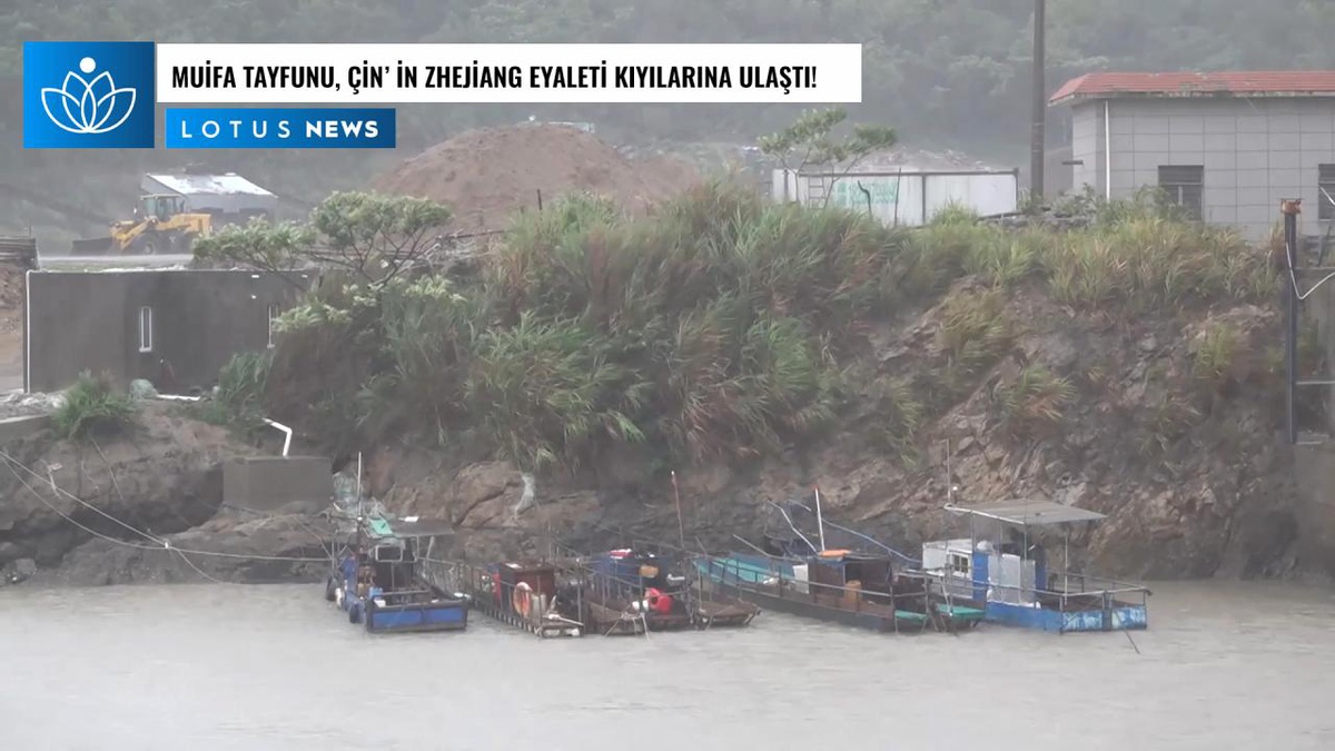 Video: Muifa Tayfunu, Çin\'in Zhejiang Eyaleti Kıyılarına Ulaştı