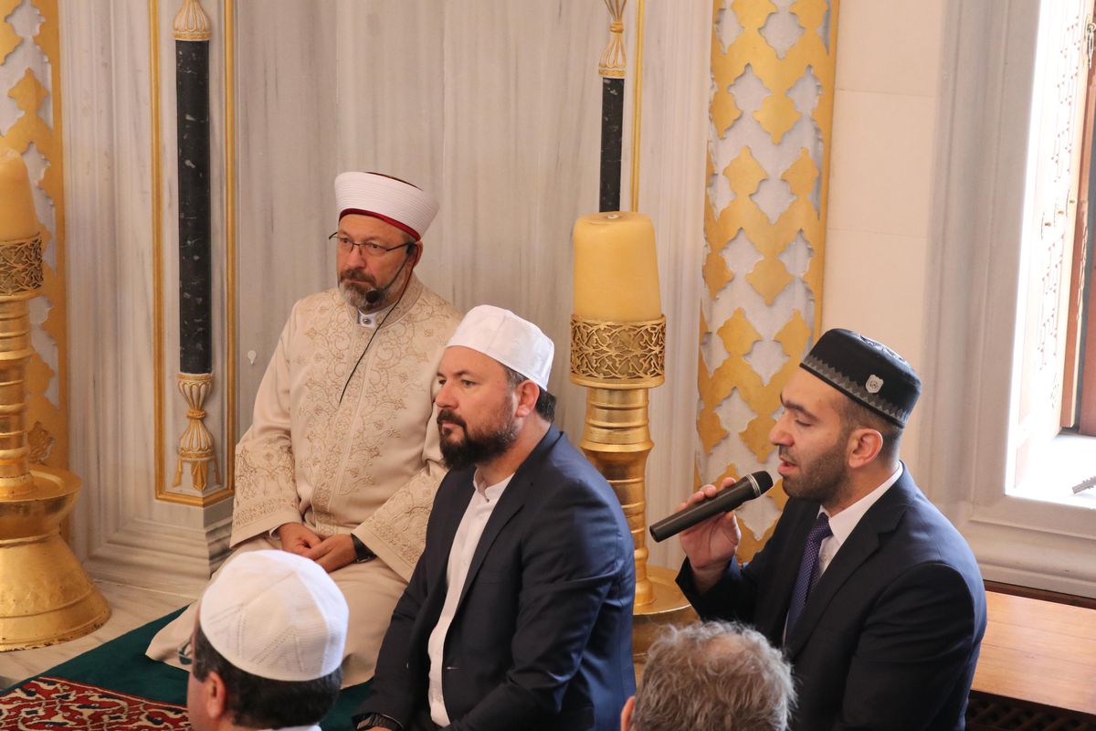Diyanet İşleri Başkanı Erbaş, Japonya\'da cuma hutbesi irad etti