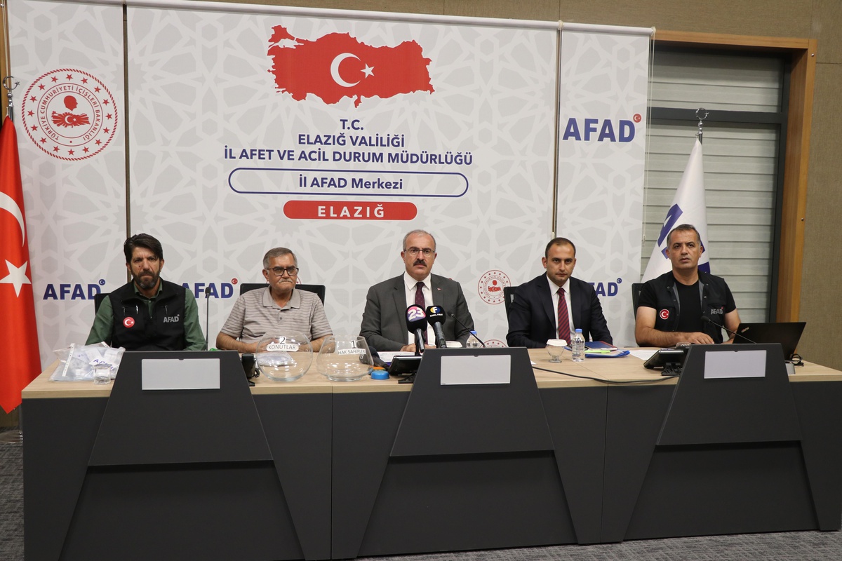 Elazığ\'da depremden etkilenen 448 hak sahibi için kura çekildi