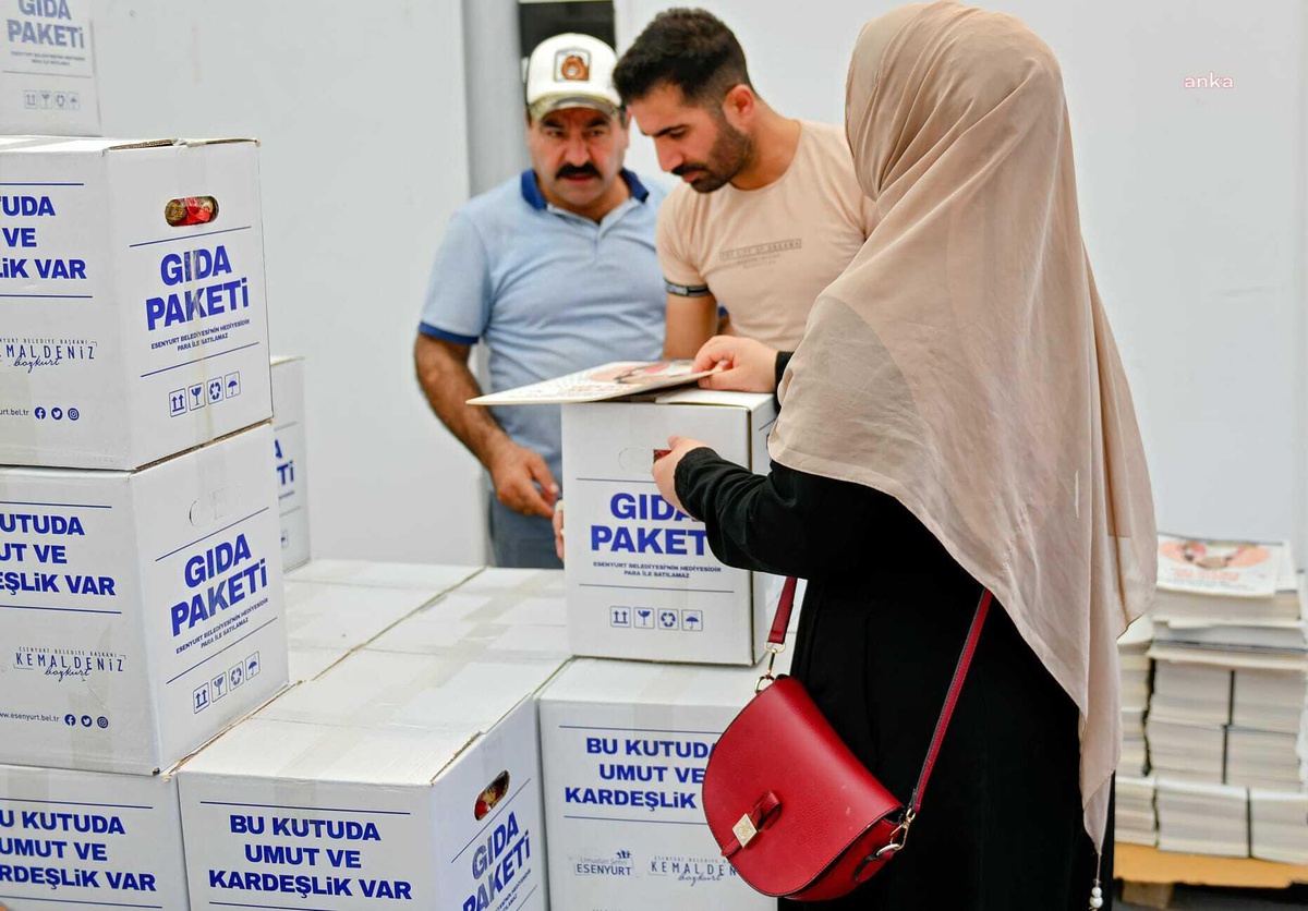 Esenyurt Belediyesi\'nden 9 Bin 500 Öğrenciye Kırtasiye Yardımı
