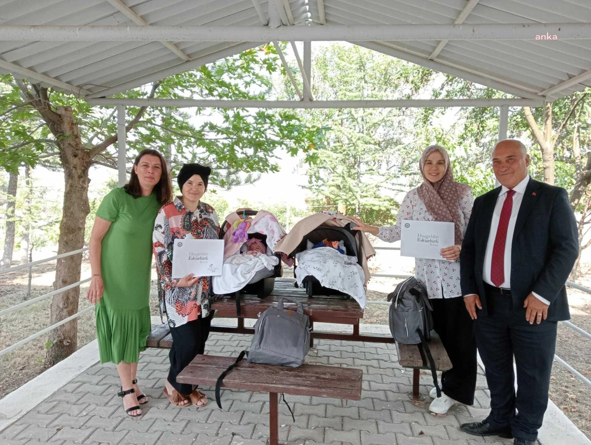 Eskişehir Büyükşehir Belediyesi\'nin "Hoş Geldin Eskişehirli Bebek" Ziyaretleri Devam Ediyor