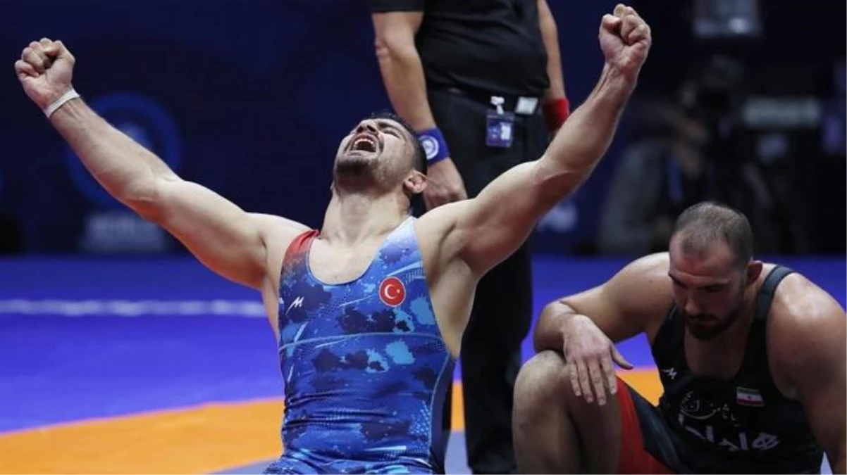 Moğol rakibini deviren milli güreşçi Taha Akgül üçüncü dünya şampiyonluğunu kazandı