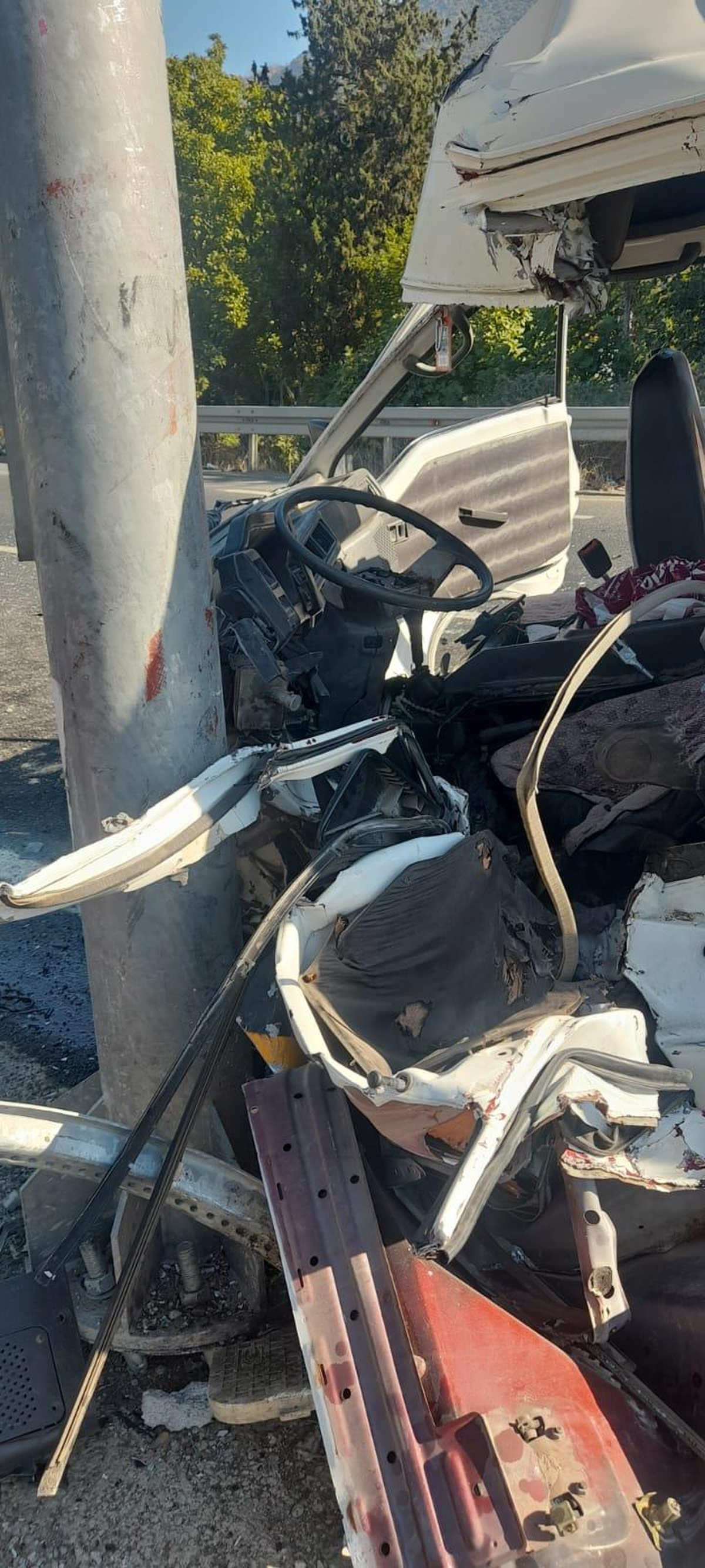 Muğla\'da otomobil ile minibüsün çarpıştığı kazada 1 kişi öldü, 5 kişi yaralandı