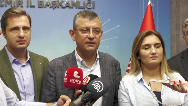 CHP'li Özel, CHP'li Kuşoğlu'nun 'Kılıçdaroğlu dışında bir aday çıkarsa masa dağılır' sözlerini yalanladı: Kişisel değerlendirmelerdir