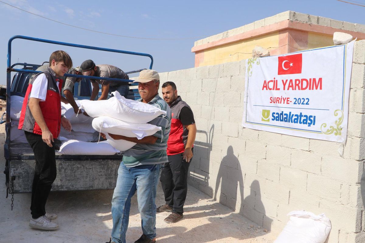 Sadakataşı Derneğinden İdlib\'e yardım