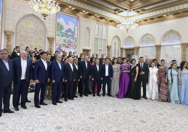 Sosyal medya ikiye bölündü! Şangay Zirvesi'nde Erdoğan'a övgü, Aliyev'e tepki var Sosyal medya ikiye bölündü! Şangay Zirvesi'nde Erdoğan'a övgü, Aliyev'e tepki var
