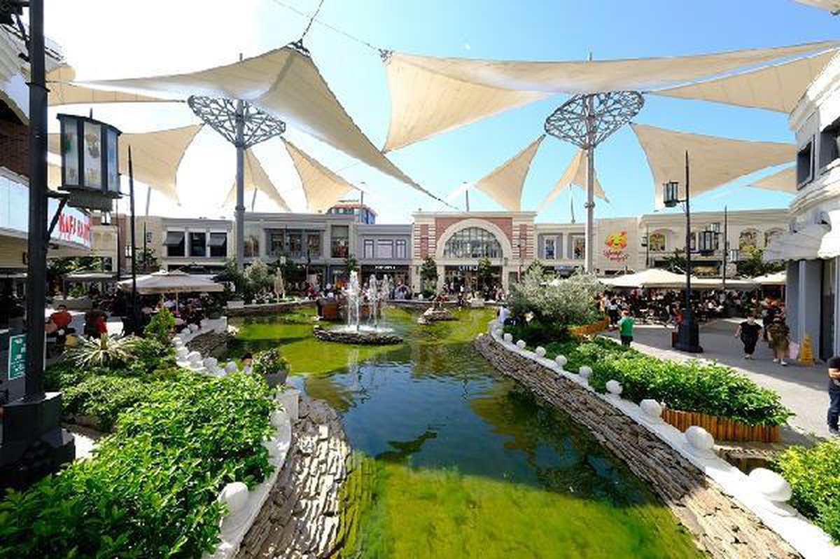 Vialand AVM\'de okula dönüş yoğunluğu