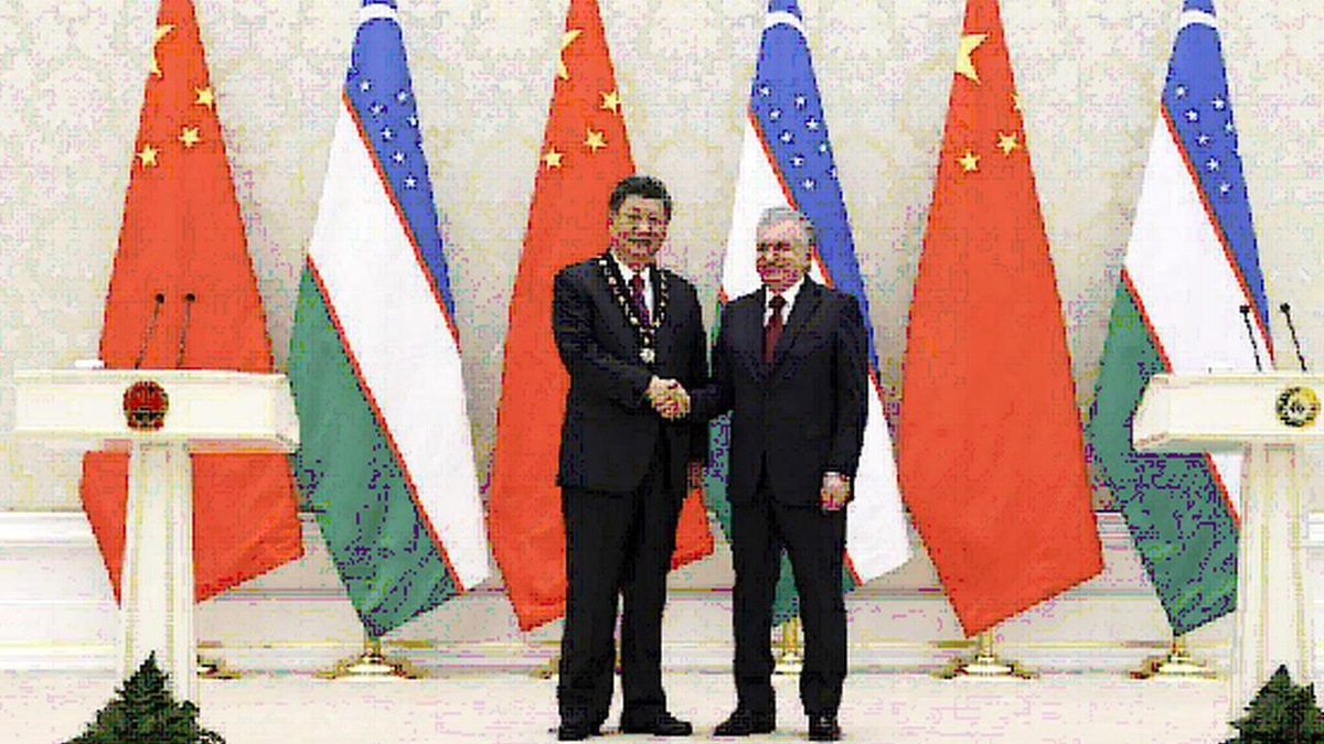 Xi, Özbekistan Cumhurbaşkanı Mirziyoyev Tarafından Verilen Dostluk Nişanı\'nı Aldı