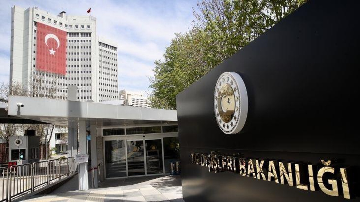 Yunanistan\'ın 100 yıl önceyi çarpıtma girişimi! Türkiye, insanlık suçlarını tek tek yüzlerine çarptı
