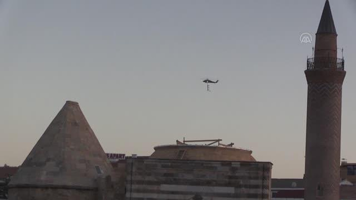 35. Ahilik Haftası kapanış töreninde Jandarma Genel Komutanlığı Çelik Kanatlar helikopter gösterisi gerçekleştirildi
