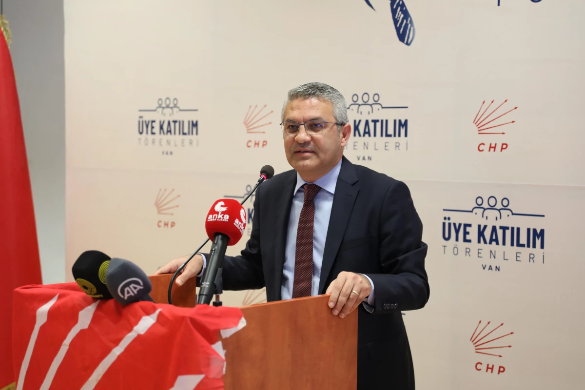 CHP Genel Başkan Yardımcısı Salıcı, partisinin Van\'daki üye katılım töreninde konuştu Açıklaması