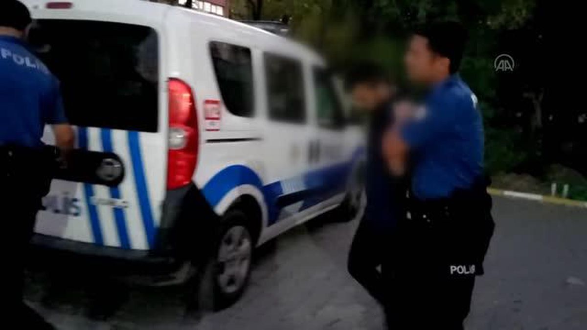 Ehliyet sınavına kopya düzeneğiyle girmek isteyen kişi yakalandı