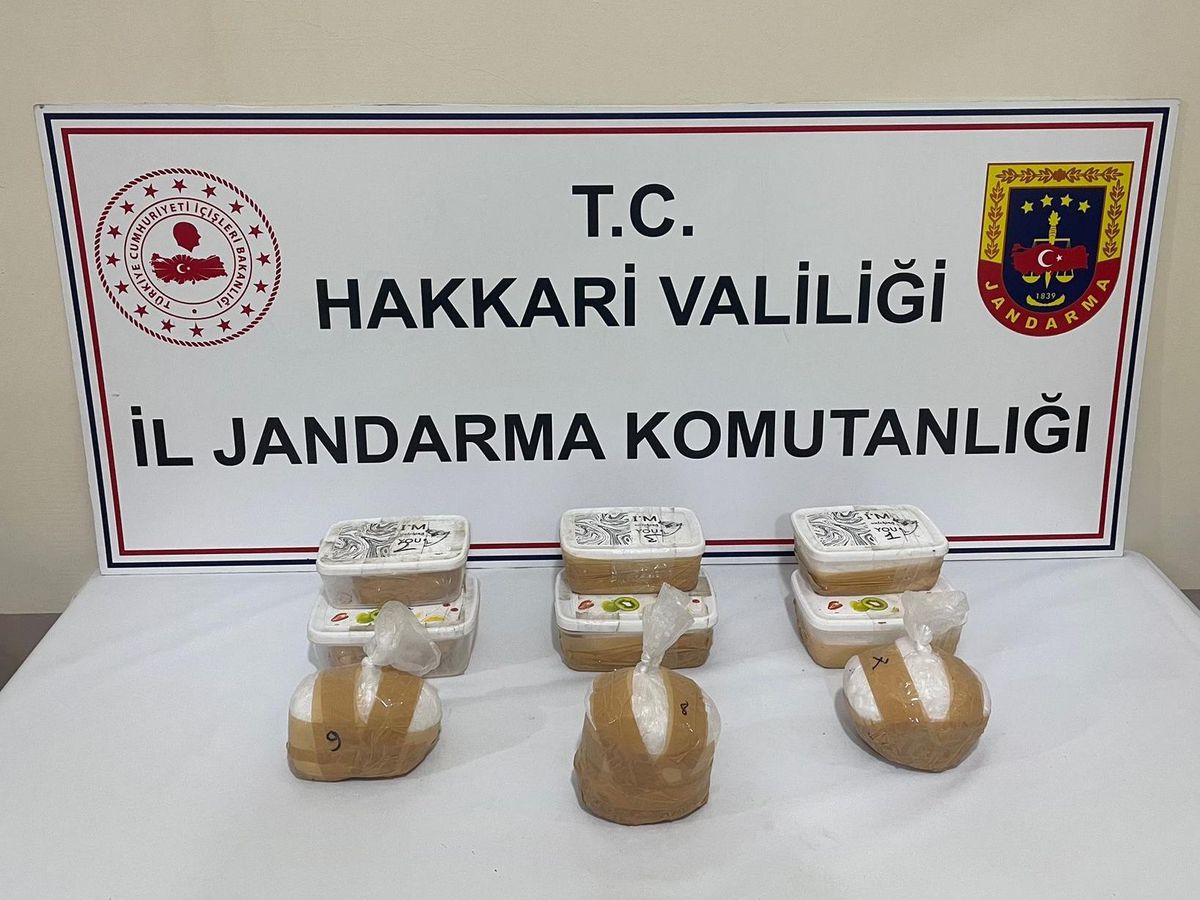 Hakkari\'de 9 kilo 140 gram sentetik uyuşturucu ele geçirildi