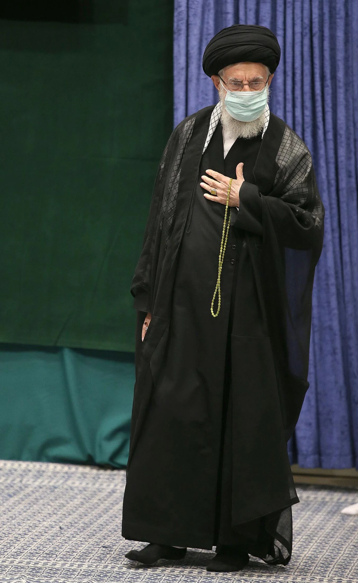 İran lideri Hamaney\'in uzun süre sonra ilk kez görüntüleri yayınlandı