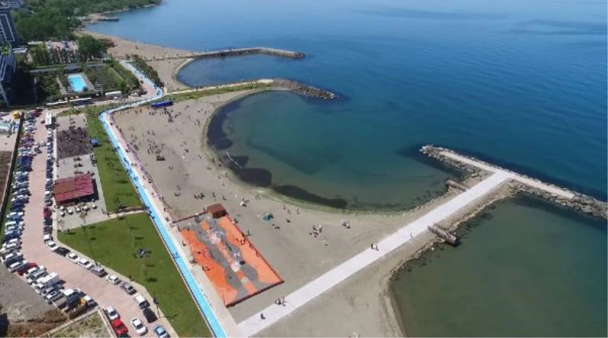 Karadeniz\'de uygulanan projeyle kum plajlar genişliyor, sahiller eskiye dönüyor