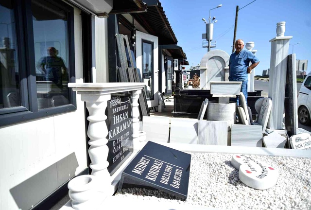 Zamlardan mezar taşları da nasibini aldı! 7 binden başlayıp 80 bine kadar çıkıyor Zamlardan mezar taşları da nasibini aldı! 7 binden başlayıp 80 bine kadar çıkıyor