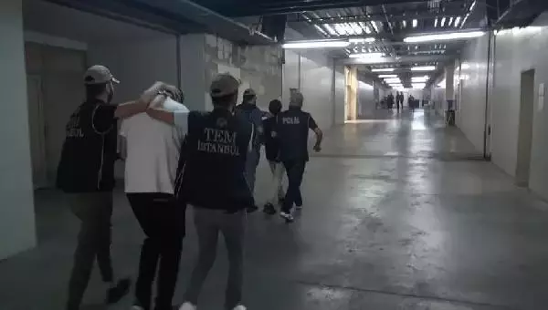 İstanbul'da hücre evine baskın! 3 kişi 6 kilogram bomba ile yakalandı