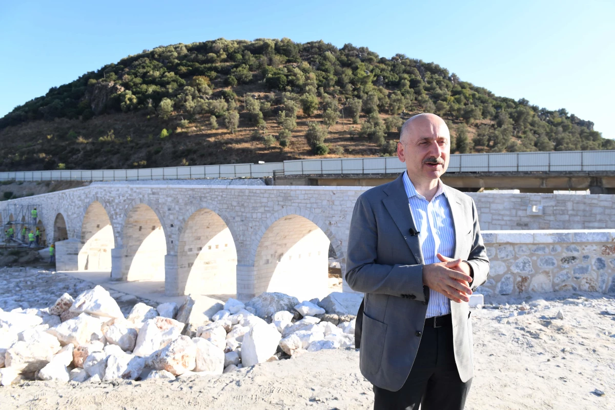 Bakan Karaismailoğlu, Muğla\'da restorasyonu yapılan tarihi köprüyü inceledi Açıklaması