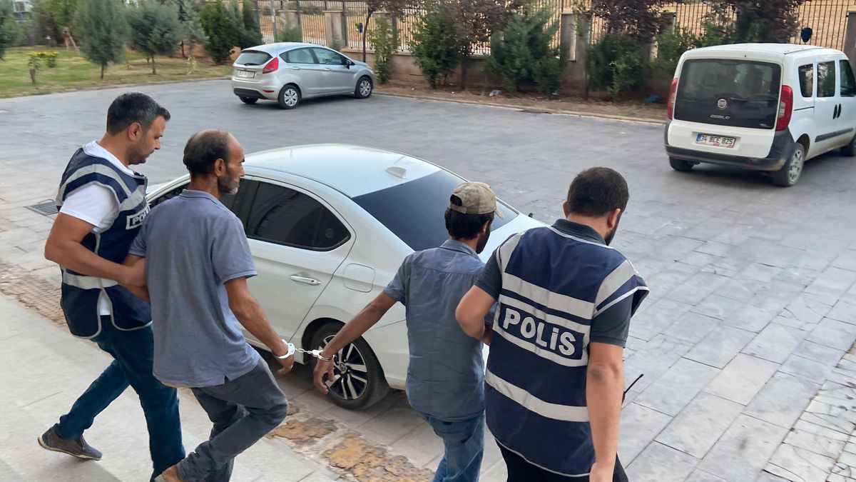 Hatay\'da uyuşturucu operasyonunda yakalanan 2 zanlı tutuklandı