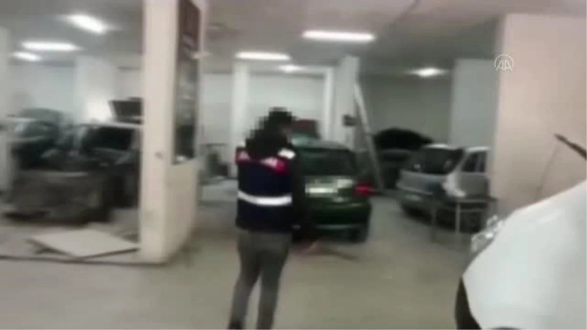İstanbul\'da "change" araç operasyonunda 8 kişi gözaltına alındı