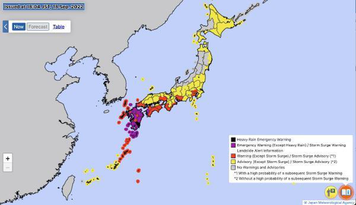 Japonya\'yı Nanmadol tayfunu vuruyor
