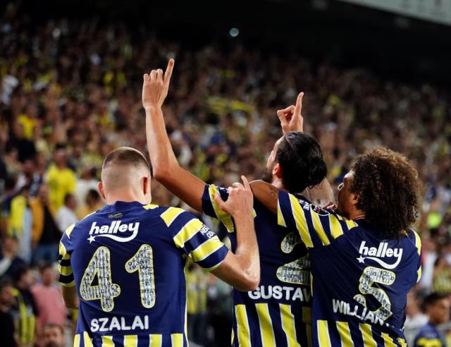 Kadıköy'de resital! Fenerbahçe, Alanyaspor'u 5 golle geçti Kadıköy'de resital! Fenerbahçe, Alanyaspor'u 5 golle geçti