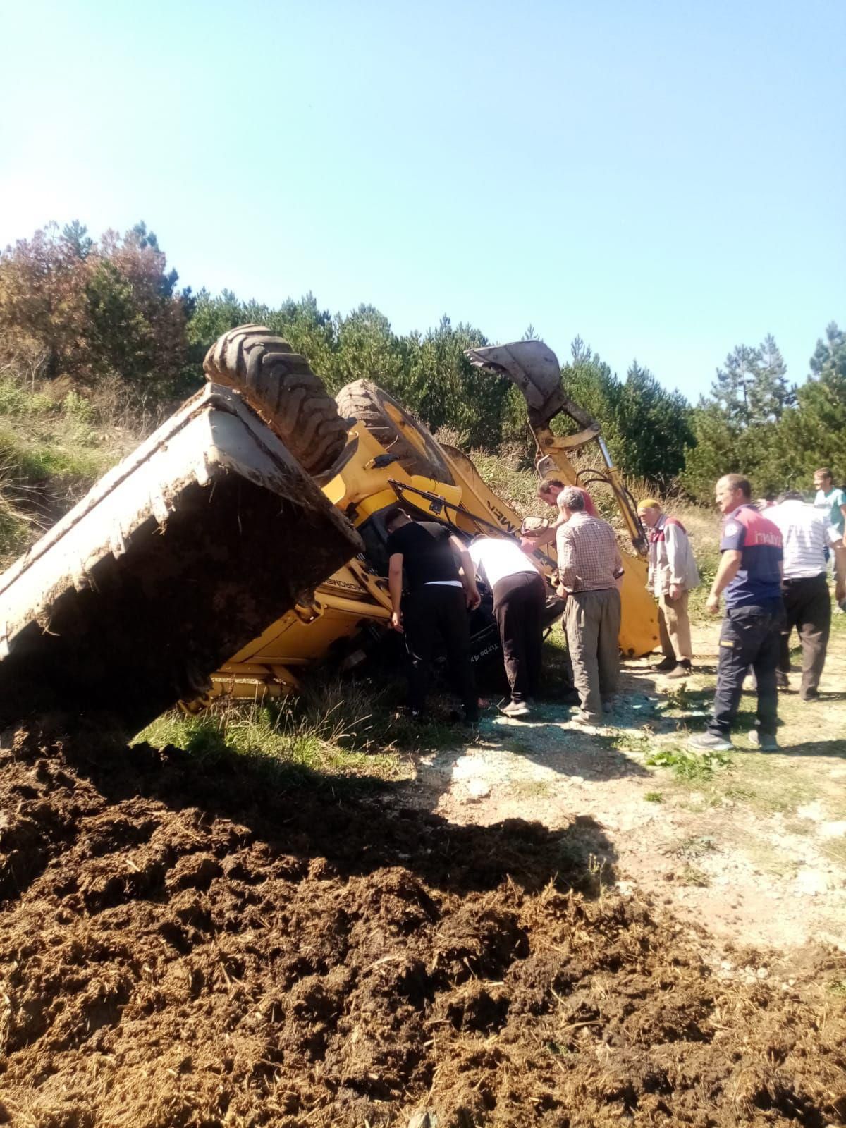 Kastamonu\'da devrilen kepçenin operatörü yaralandı