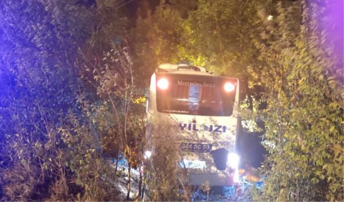 Amasya haber... Amasya\'da hafif ticari araçla yolcu otobüsü çarpıştı: 2 ölü, 8 yaralı