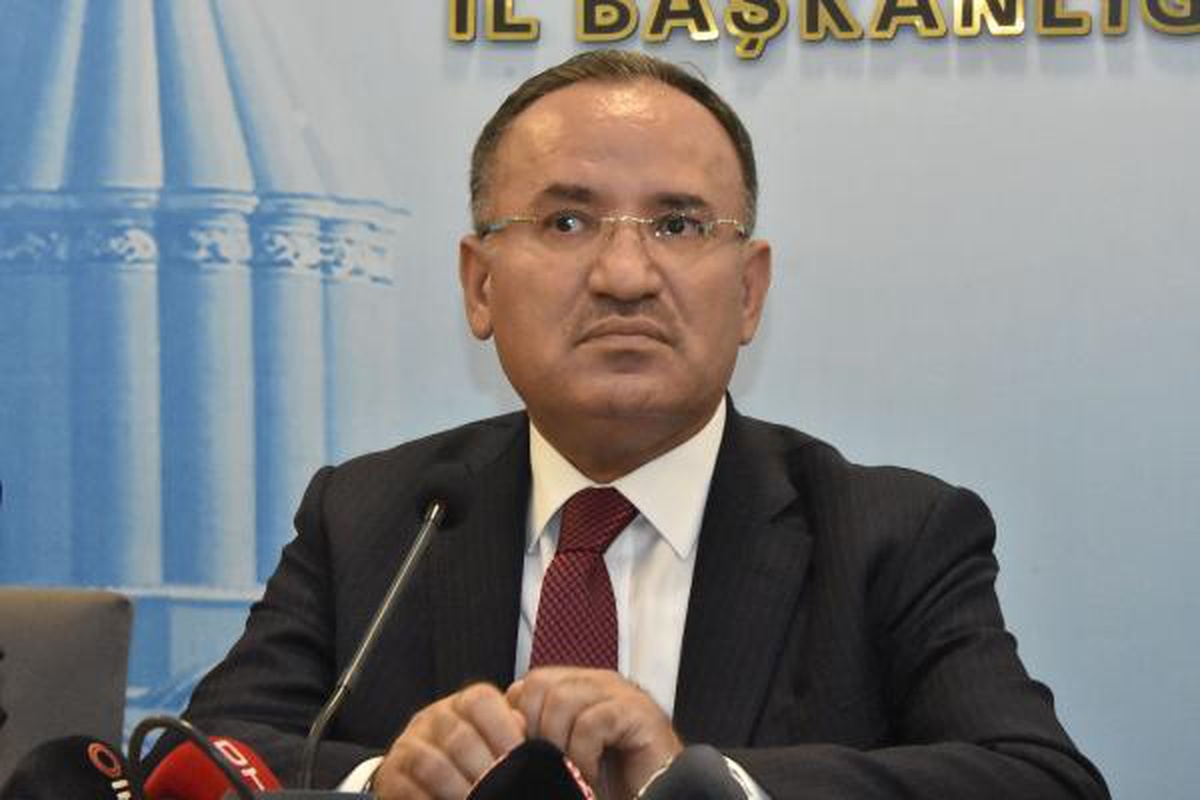 Bakan Bozdağ: Herkes, orasından burasından çeke çeke adaletin başı belada (3)