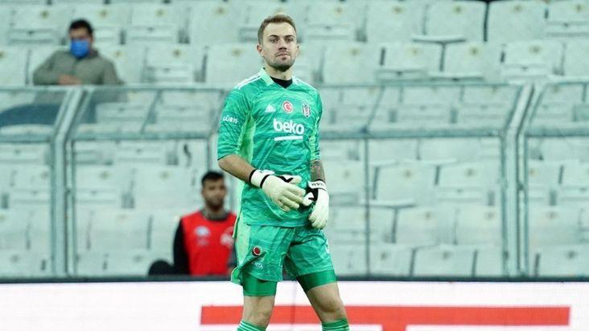 Beşiktaş, kalede kan değişimine gidiyor! Fenerbahçe derbisinde kale Mert Günok\'a emanet