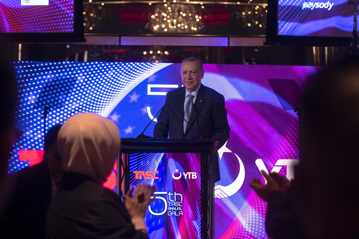 Cumhurbaşkanı Erdoğan: "Amerika\'dan beklentimiz; dinimizi terörle aynı paranteze alan çarpık zihniyete ve Müslümanlara yönelik nefret eylemlerine...