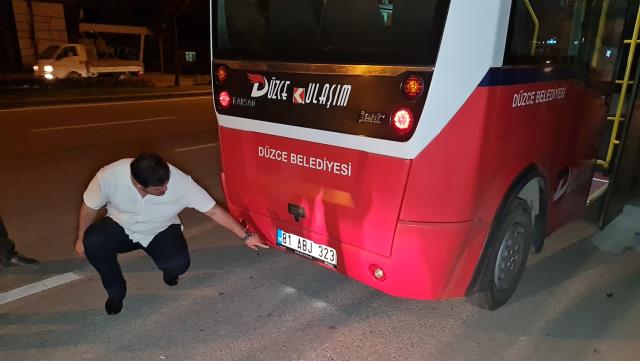 Halk otobüsüne silahlı saldırı! Seyir halindeyken motosikletten ateş açtılar Halk otobüsüne silahlı saldırı! Seyir halindeyken motosikletten ateş açtılar