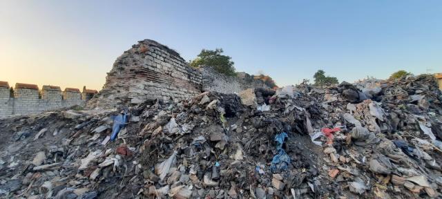 İmamoğlu, tarihi surları 'Neydi/Ne Oldu' notuyla paylaştı, kısa sürede 40 bin beğeni aldı İmamoğlu, tarihi surları 'Neydi/Ne Oldu' notuyla paylaştı, kısa sürede 40 bin beğeni aldı