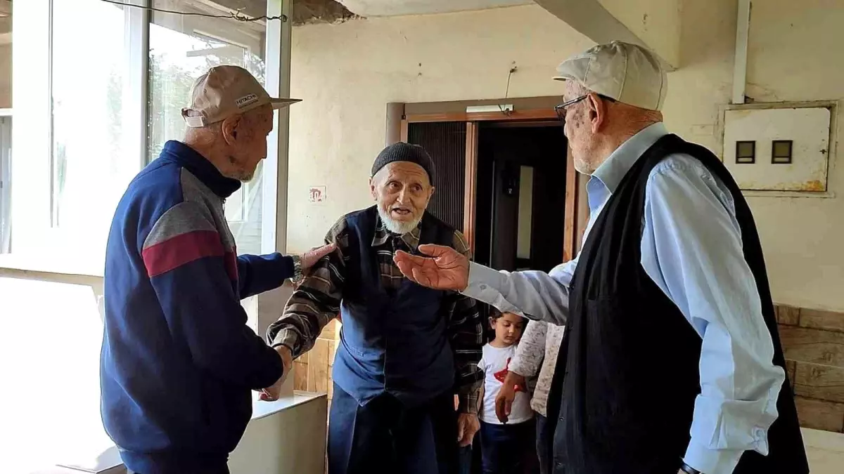 Bir asrı deviren asker arkadaşları, 70 yıl sonra özlem giderdi