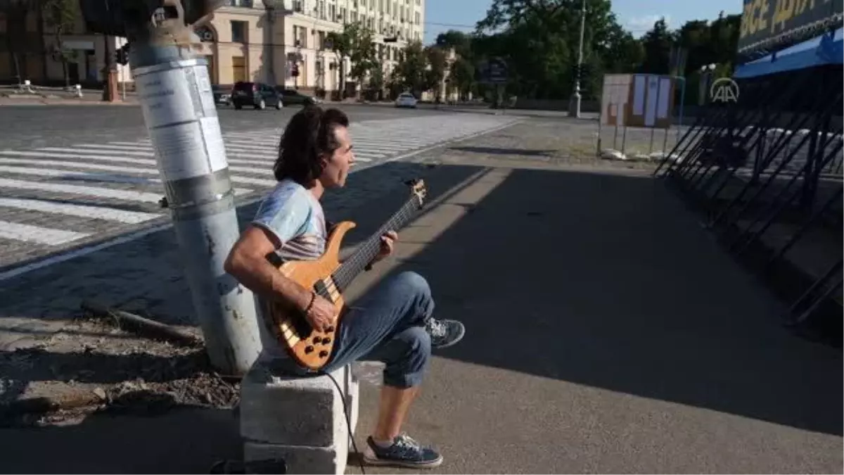 Rus vatandaşı müzisyen, Ukrayna'da gönüllü oldu